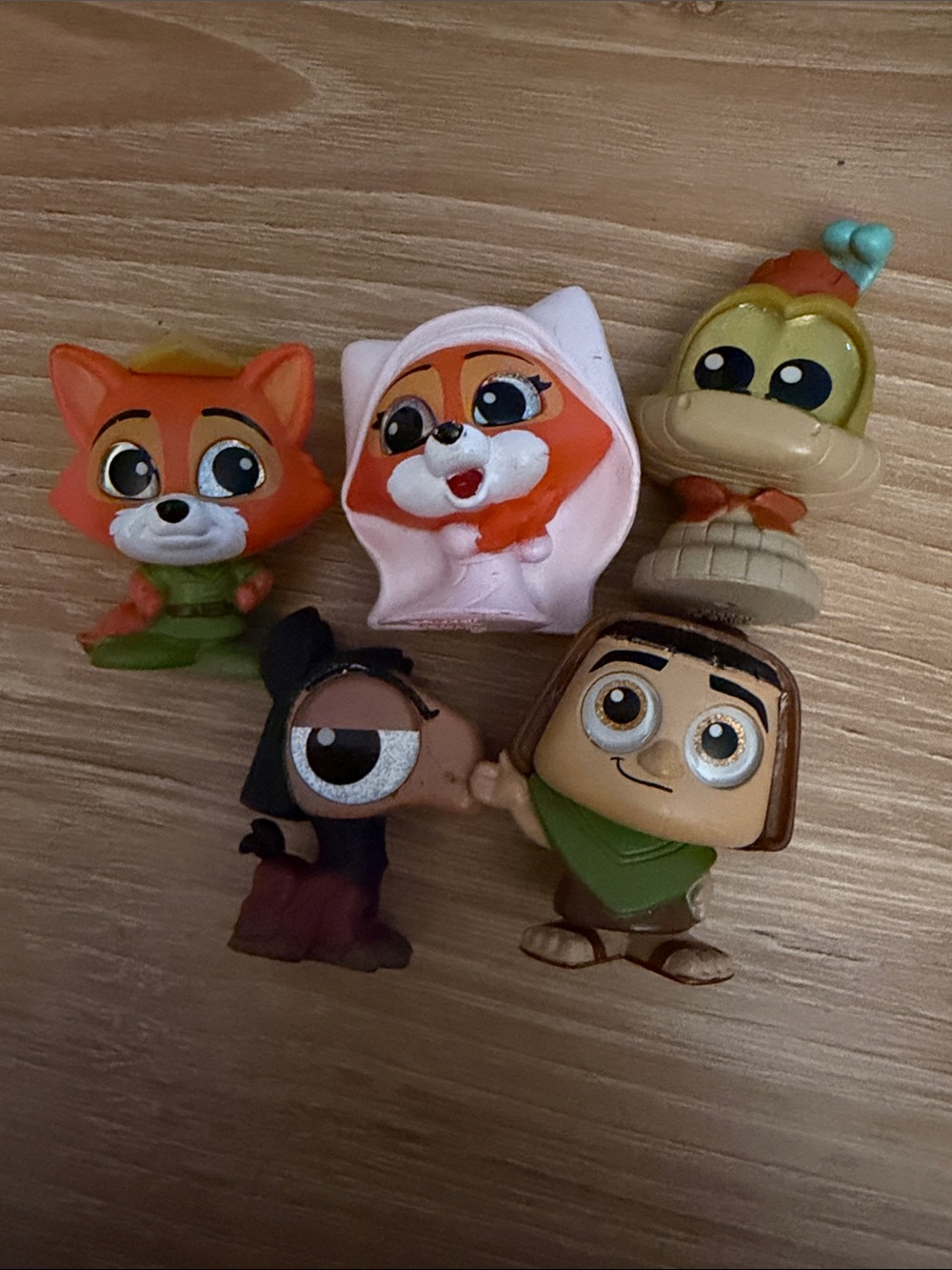 Disney Doorables- Emperors New Groove and Robinhood